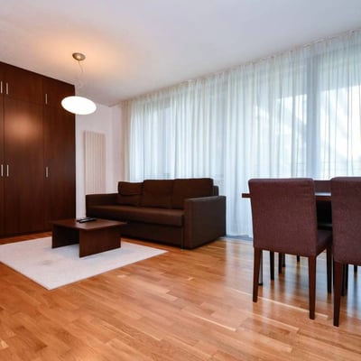 Vermietung einer modernen 2-Zimmer-Wohnung, 51 m², Staré Mesto, Bratislava, Slowakei